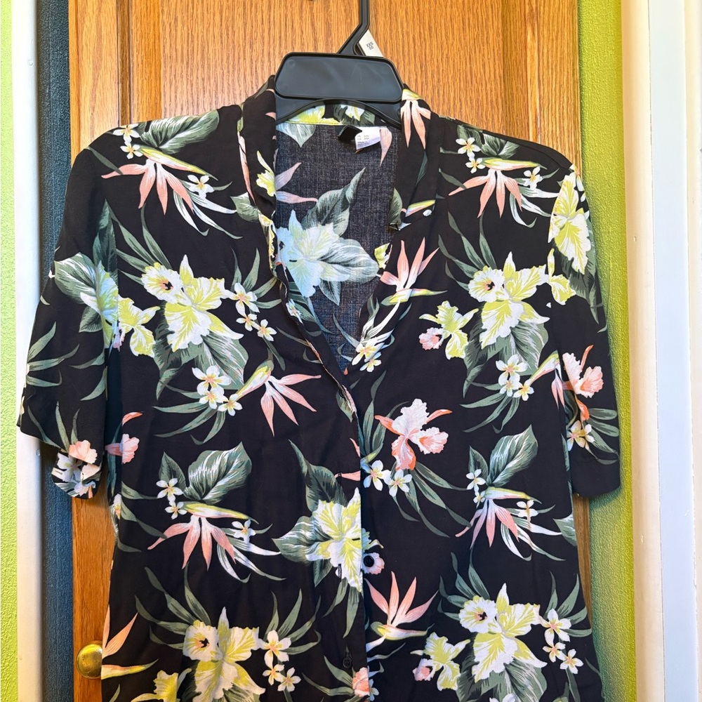 H&M Black Floral Print Shirt